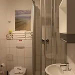 Ferienglueck Im Doppelhaus - 60 M Zum Haus 1 Karlshagen