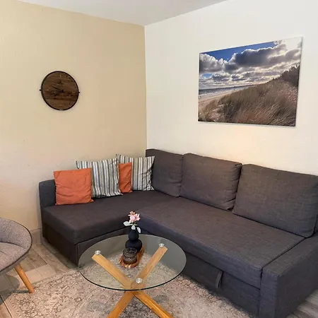 Ferienglueck Im Doppelhaus - 60 M Zum Haus 1 Prázdninový dům *